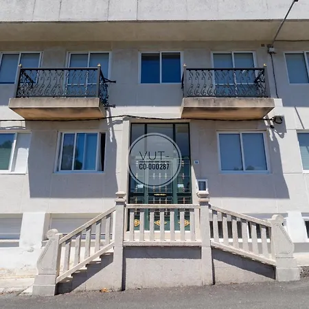 Costero Ubicado En Sardineiro Apartamento Estorde